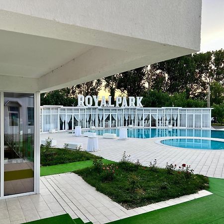Royal Park Complex Hotel Bascov Luaran gambar