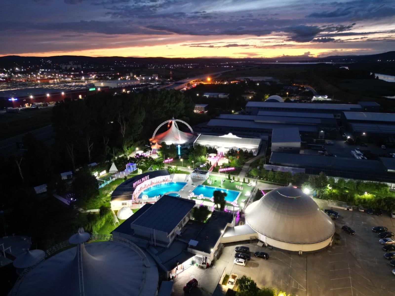 Royal Park Complex Hotel Bascov Luaran gambar