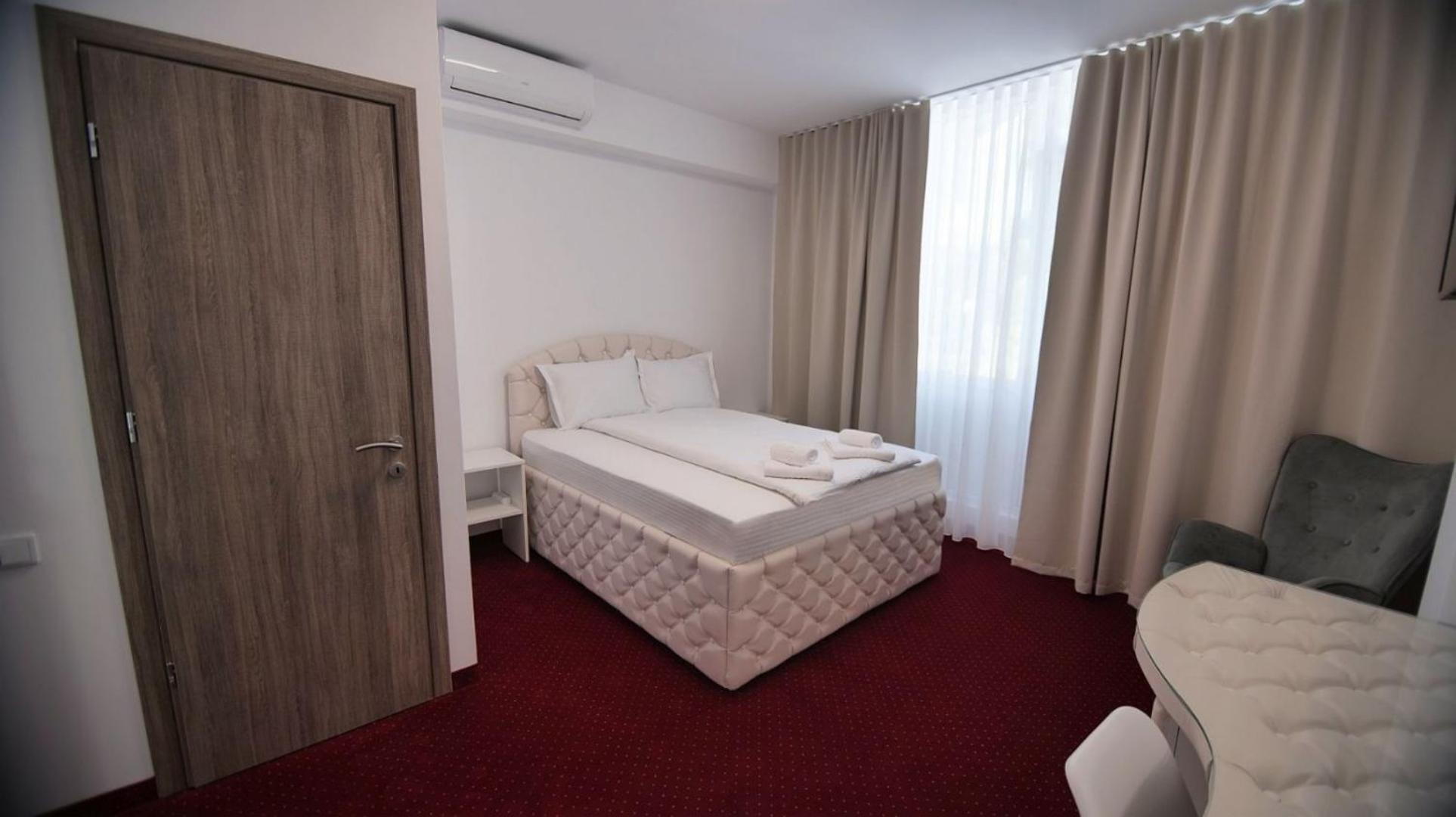 Royal Park Complex Hotel Bascov Luaran gambar