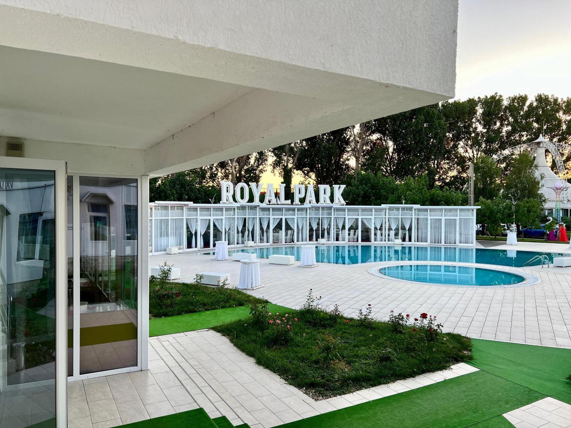 Royal Park Complex Hotel Bascov Luaran gambar