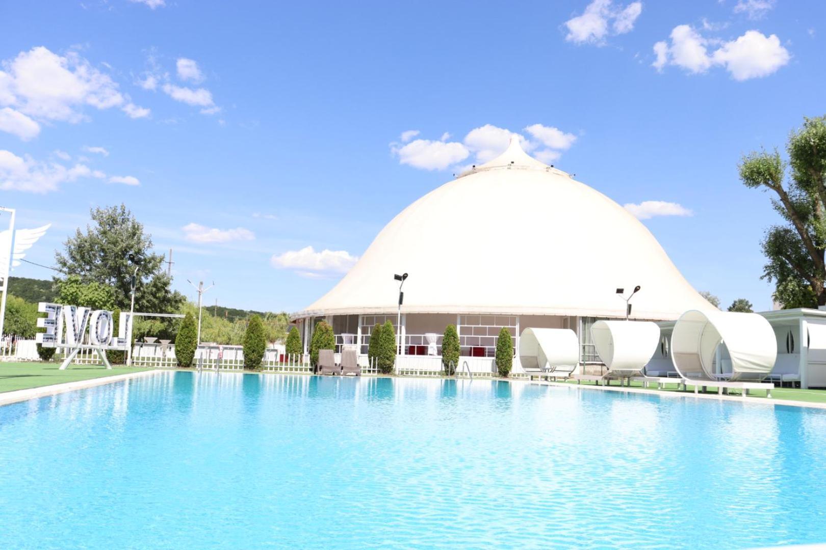 Royal Park Complex Hotel Bascov Luaran gambar