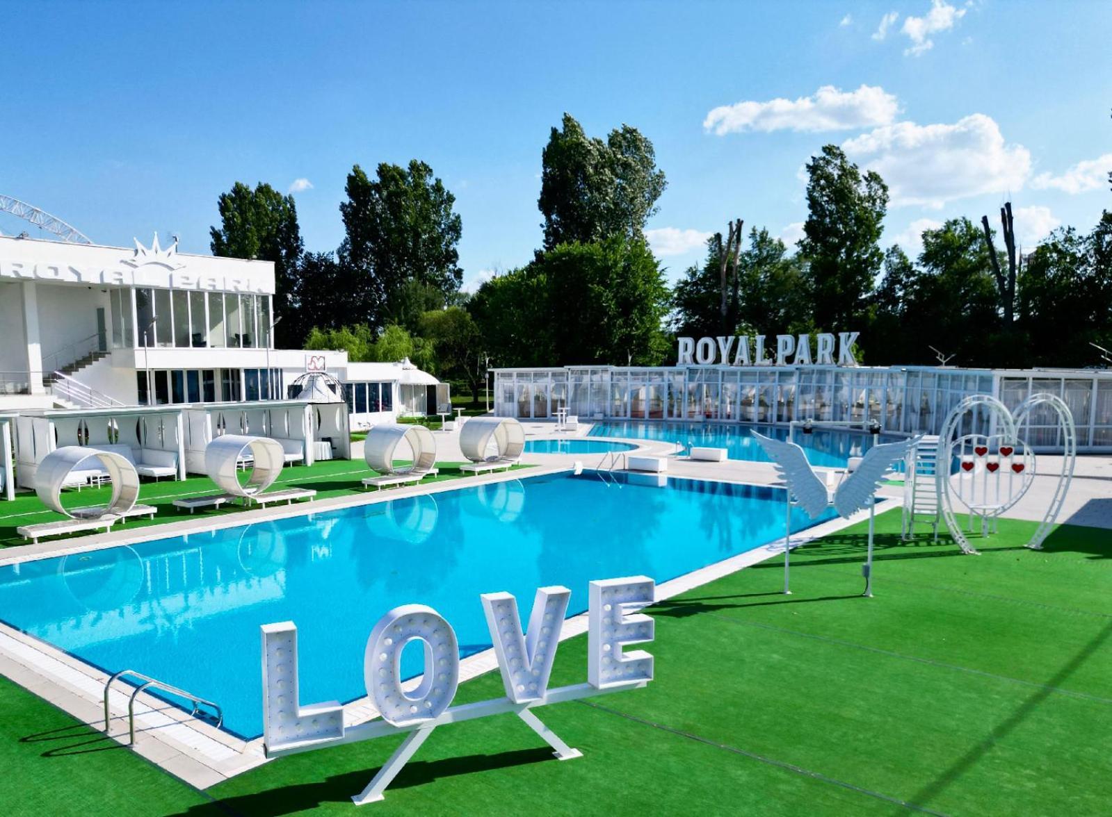 Royal Park Complex Hotel Bascov Luaran gambar